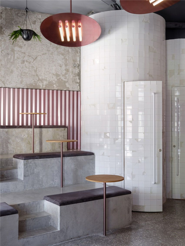 辦公室里突兀的大柱子如何裝飾設(shè)計